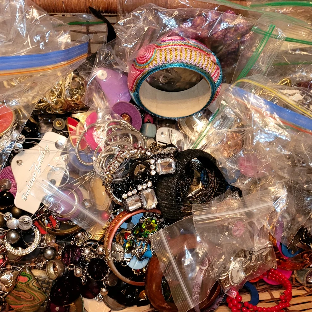 Assorted Jewelry Collection - Picture 2 of 4